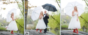 wedding couple with umbrellas in Central Park